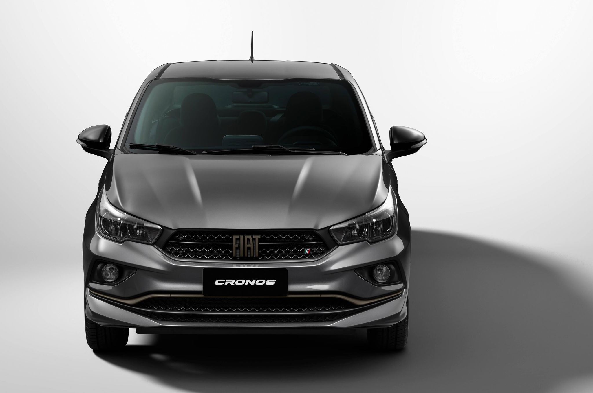 Frente do Fiat Cronos receberá um novo visual ainda em 2025