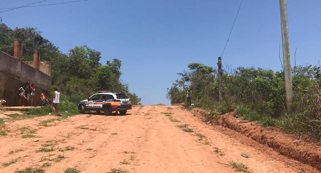 Corpo de jovem é encontrado em lote vago em Divinópolis