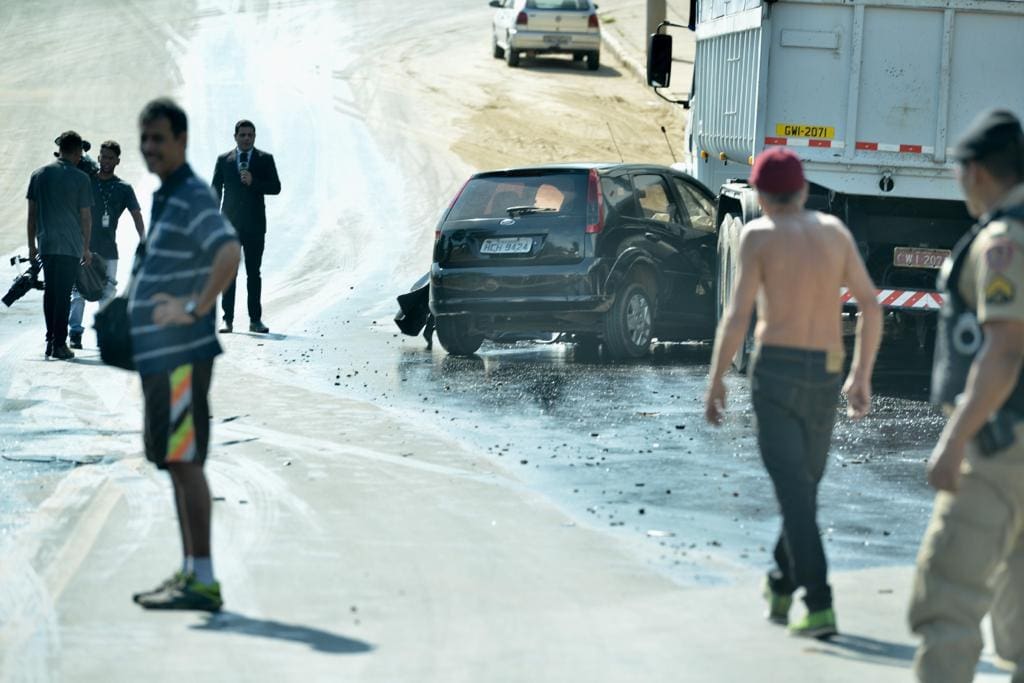 Dois homens estavam em um Ford Fiesta e um deles desceu do carro para atirar contra a vítima