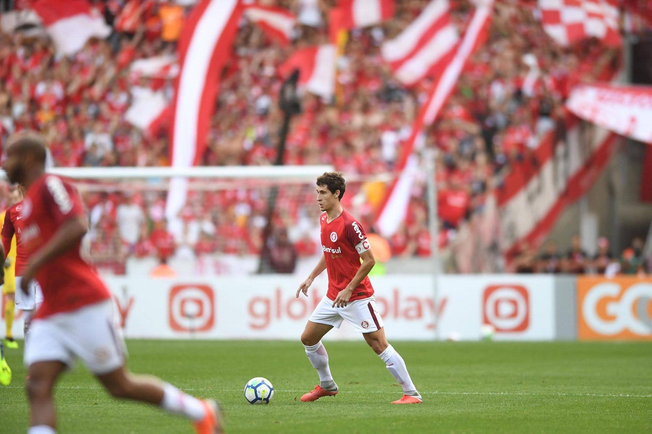Rodrigo Dourado sentiu dores no pé e vira dúvida contra Chapecoense