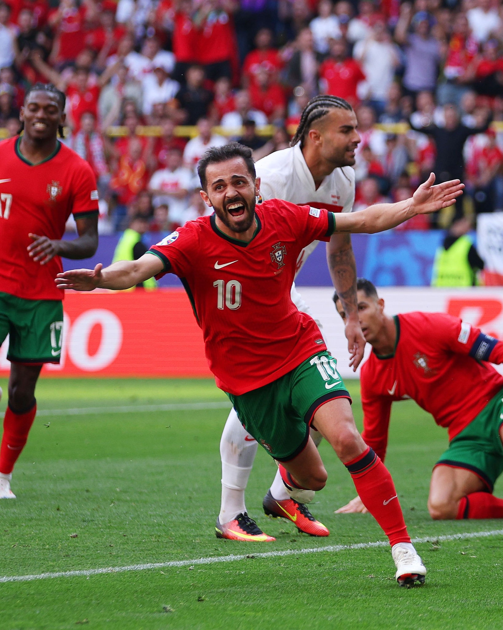 A seleção de Cristiano Ronaldo lidera o Grupo F com seis pontos em dois jogos