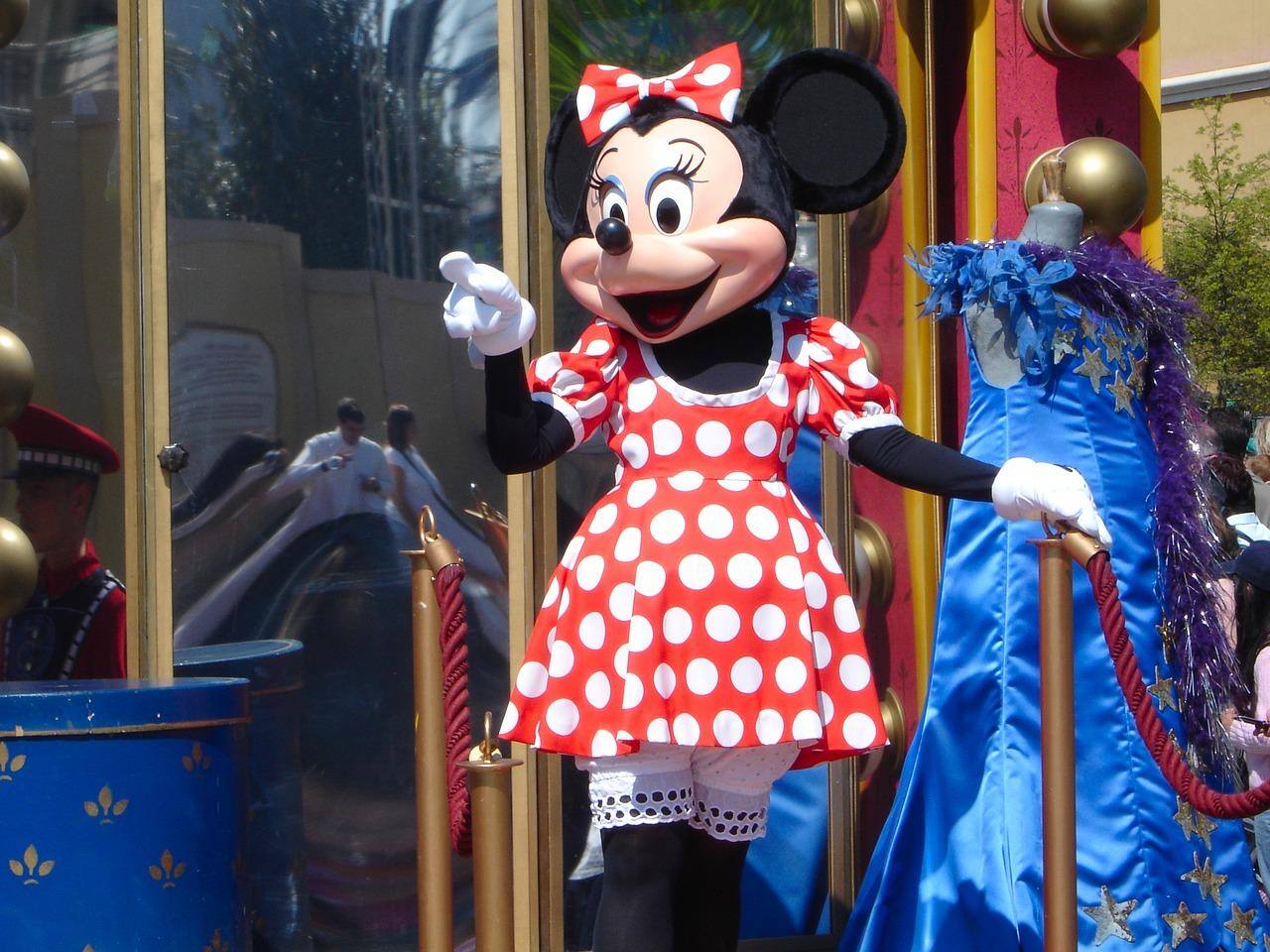 Minnie Mouse partiu pra cima de segurança nos Estados Unidos
