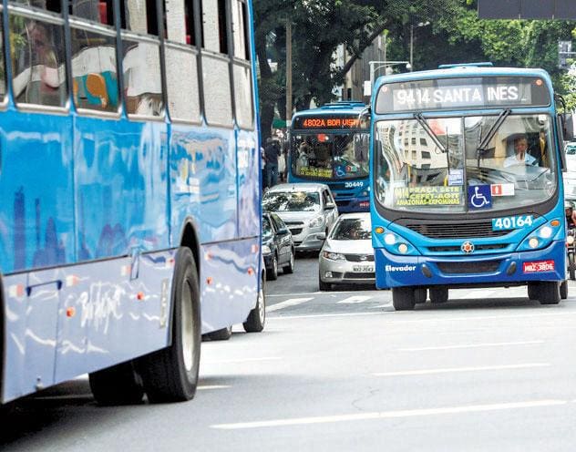 Maioria dos entrevistados (56,9%) disse que "deixou de usar totalmente" os ônibus