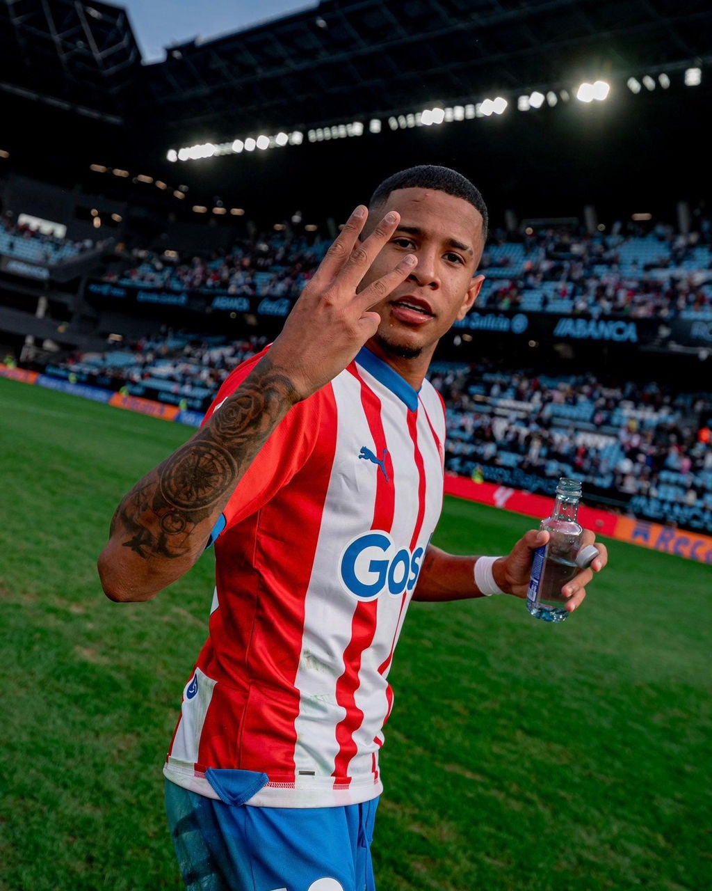 Savinho, ex-Atlético, comemora a vitória do Girona e mais 3 pontos na competição