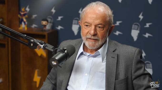 Na imagem, o candidato à Presidência da República, Lula (PT), durante entrevista no Flow Podcast