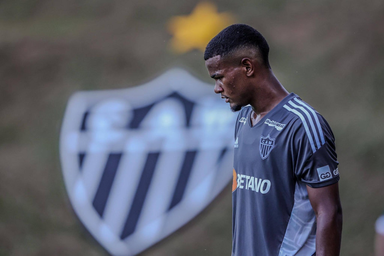 Alisson marcou um golaço no jogo-treino do Atlético contra o Ipatinga, em janeiro
