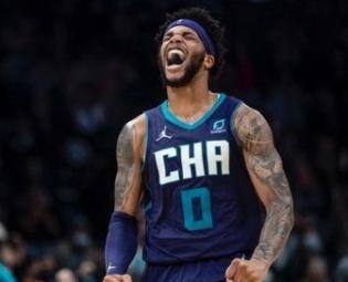 Miles Bridge, jogador do Charlotte Hornets