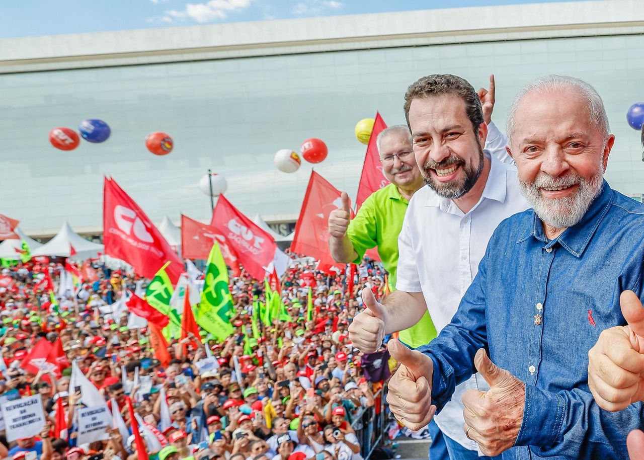 Presidente Lula pediu votos para Boulos antes do início oficial das eleições municipais, gesto é vedado pela Justiça Eleitoral