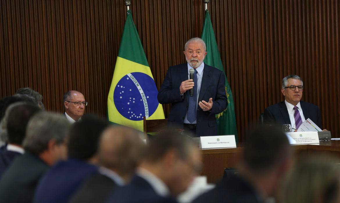 Lula disse se reuniu com os governadores dos 26 estados e do Distrito Federal, nesta quinta (27)