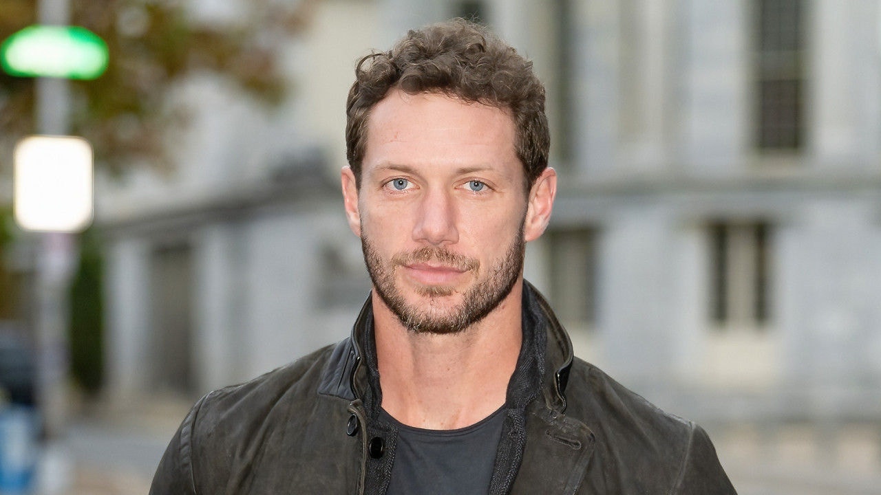 Morre Johnny Wactor, ator de 'The OA', baleado durante assalto, aos 37 anos