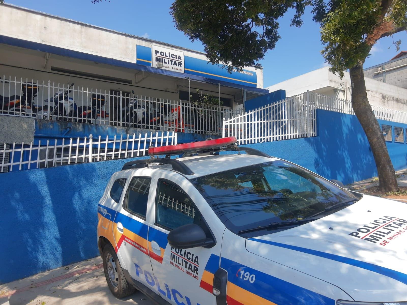 Policiais ficaram 12 horas detidos