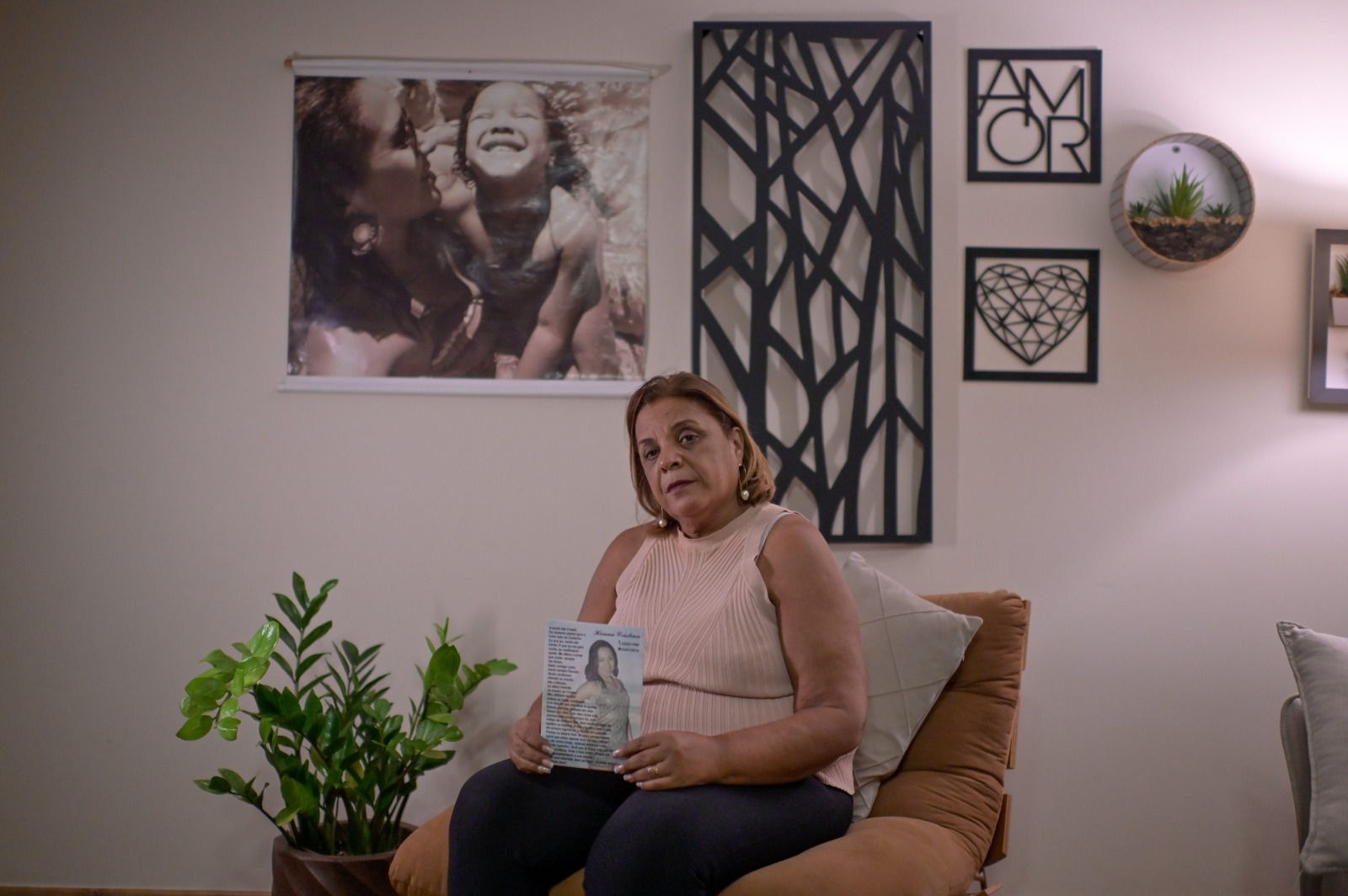 Analina Soares Santos é mãe da motorista morta na queda do viaduto Batalha dos Guararapes