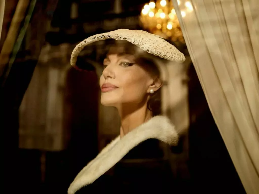 Angelina Jolie como Maria Callas