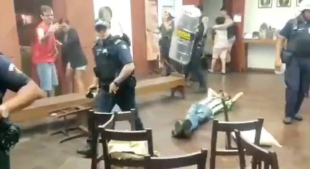 Protesto contra contas de água Ouro PretoPNG