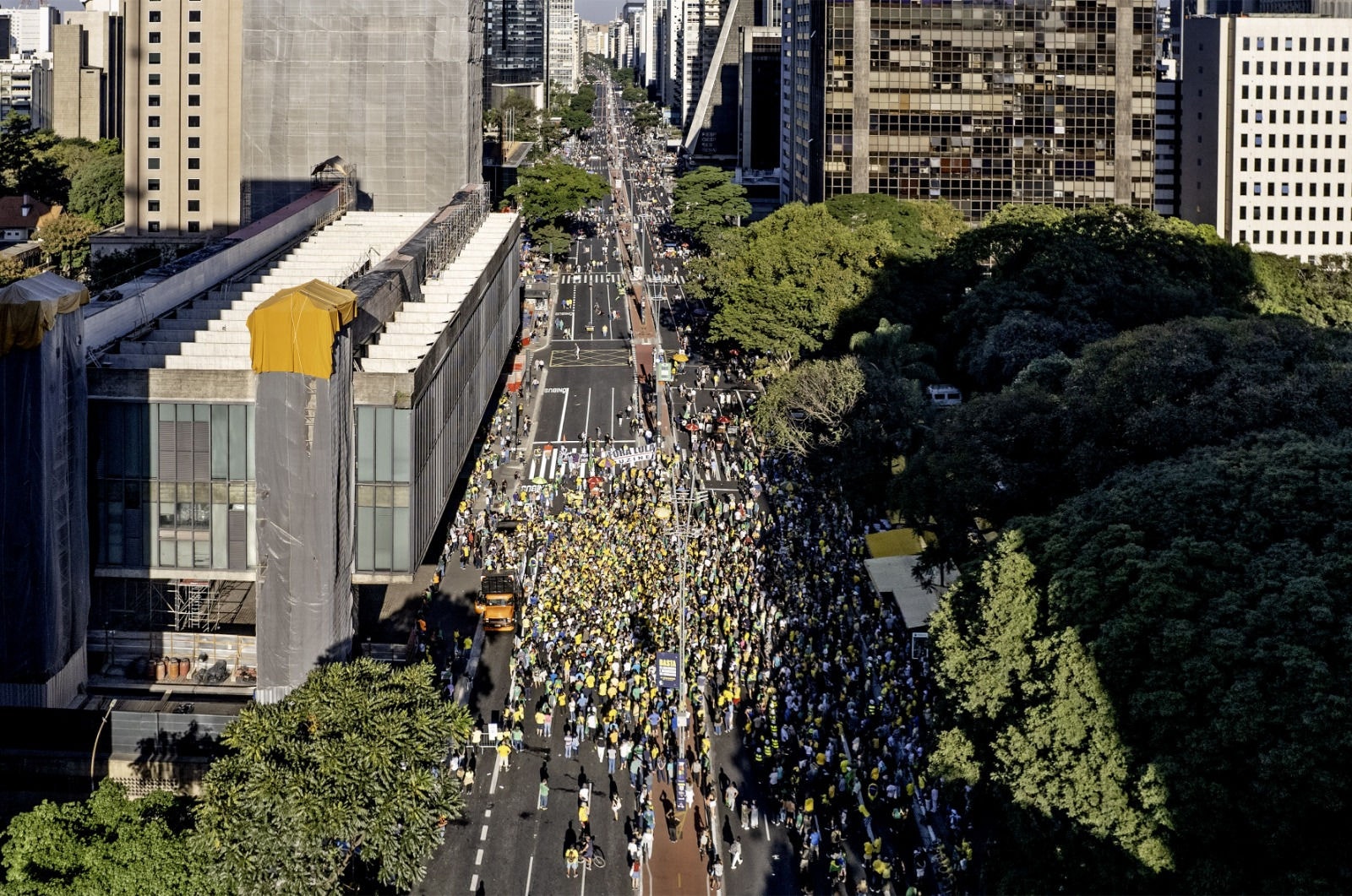 Protesto bolsonarista em frente ao MASP na Av. Paulista, com presença da deputada Carla Zambelli, reune poucos manifestantes. Foto de Drone 