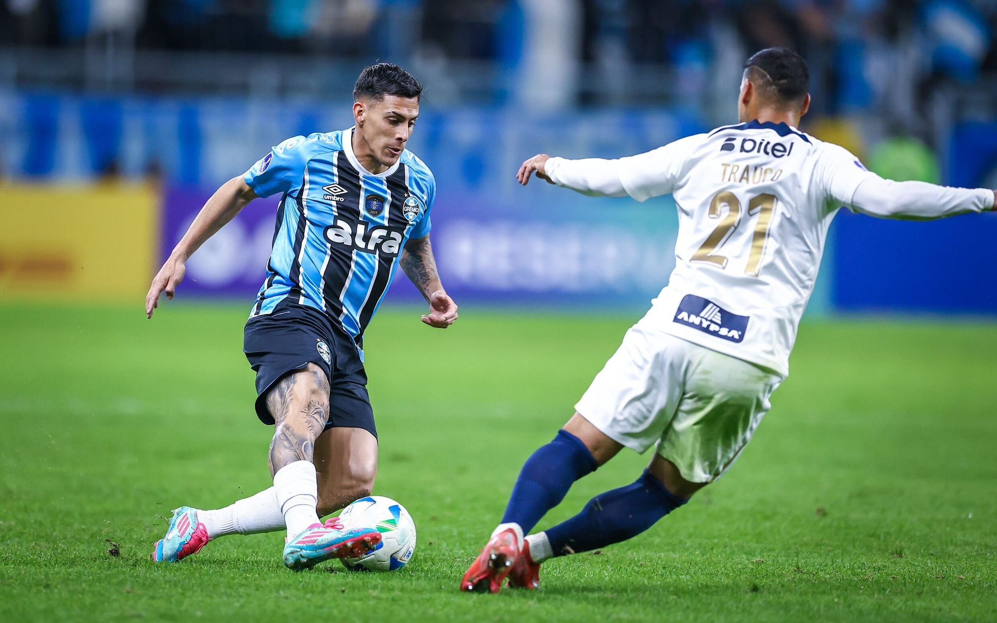 Pavón no jogo do Grêmio contra o Alianza Lima. (Foto: Lucas Uebel/Grêmio FBPA