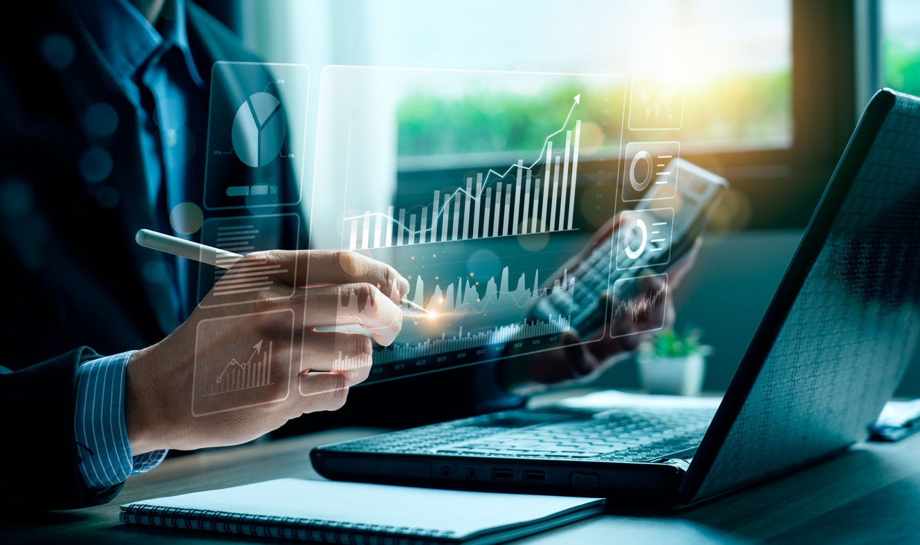 Com um planejamento adequado, é possível identificar antecipadamente os riscos financeiros, ajustar comportamentos de consumo e implementar estratégias de poupança 