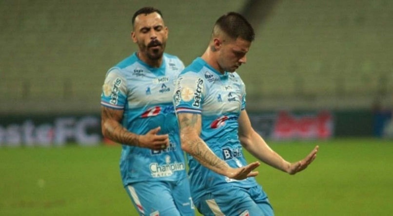Jogadores do Fortaleza comemoram gol