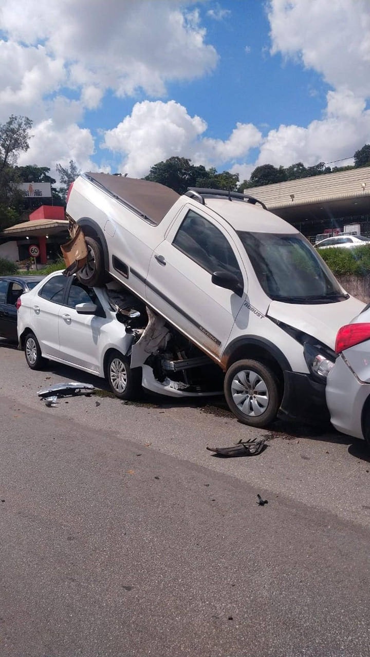 Batida Anel Rodoviário
