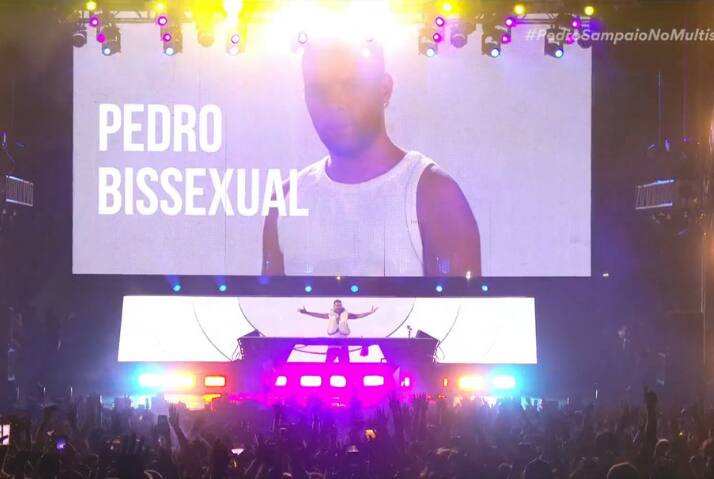 Pedro Sampaio usou telão para assumir bissexualidade em show no Lollapalooza