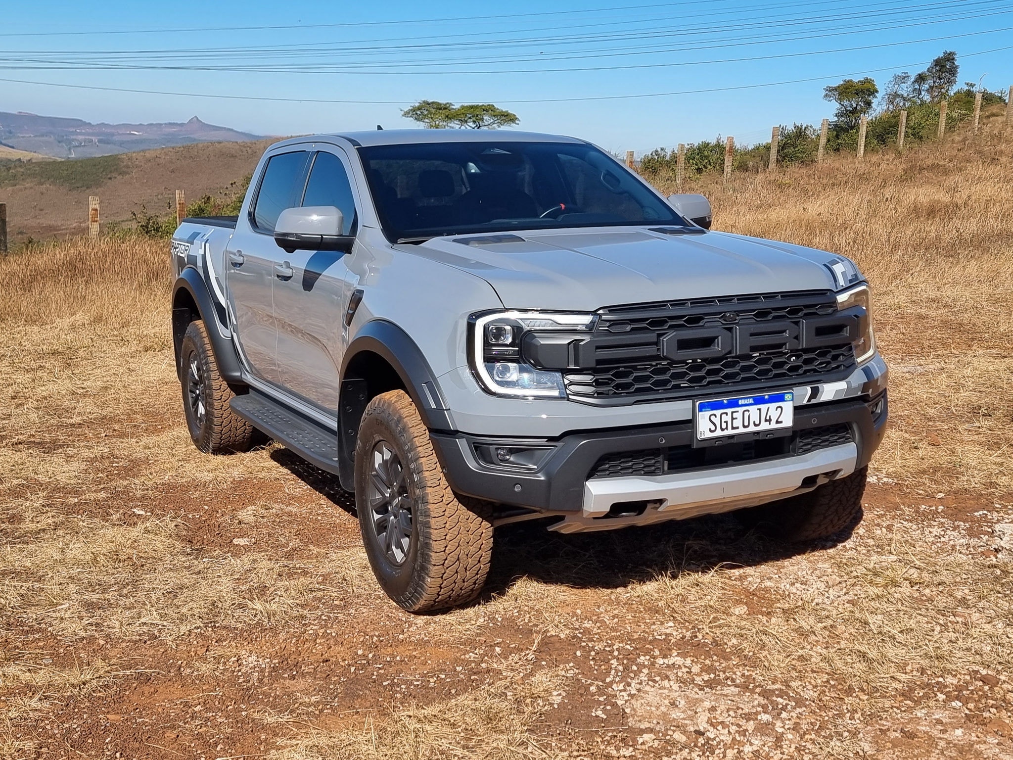 Ford Ranger Raptor chegou ao mercado brasileira para redefinir o conceito de picape média esportiva