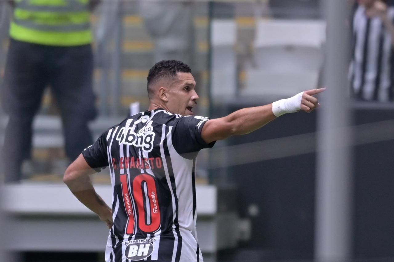 Paulinho abriu o placar na Arena MRV diante do América