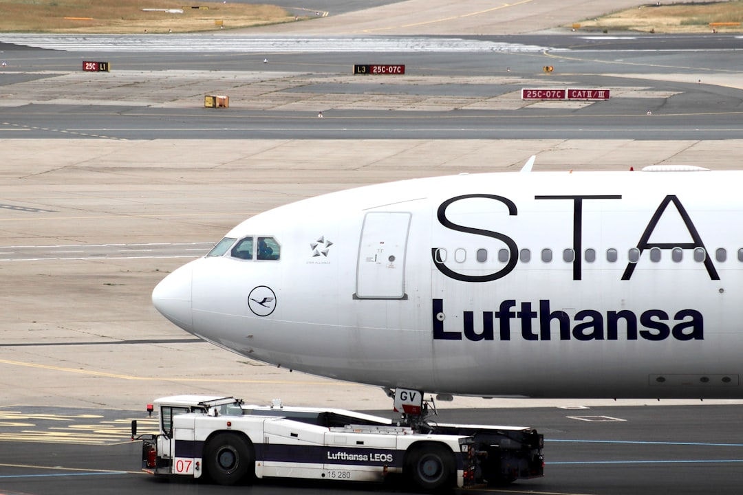 Imagem ilustrativa de um avião da Lufthansa