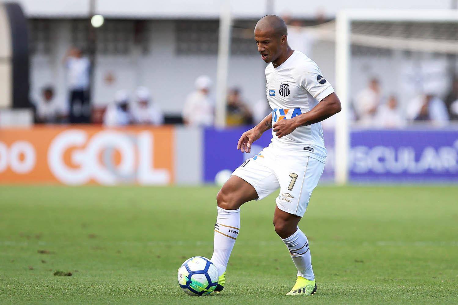 Carlos Sánchez foi expulso em 2015, quando ainda atuava pelo River, na Sul-Americana