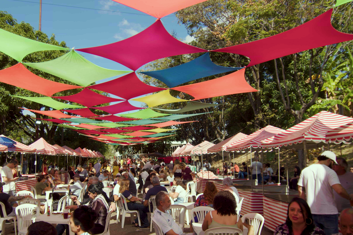 Feira realizada no Mercado de Santa Tereza