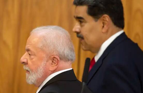 O presidente Luiz Inácio Lula da Silva e o presidente da Venezuela, Nicolás Maduro, no Palácio do Planalto
