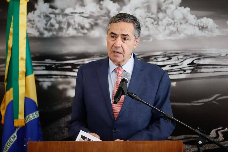 O presidente do Supremo, Luís Roberto Barroso, deve apresentar seu voto nesta quarta-feira (18). A expectativa é de que ele adote uma posição divergente.