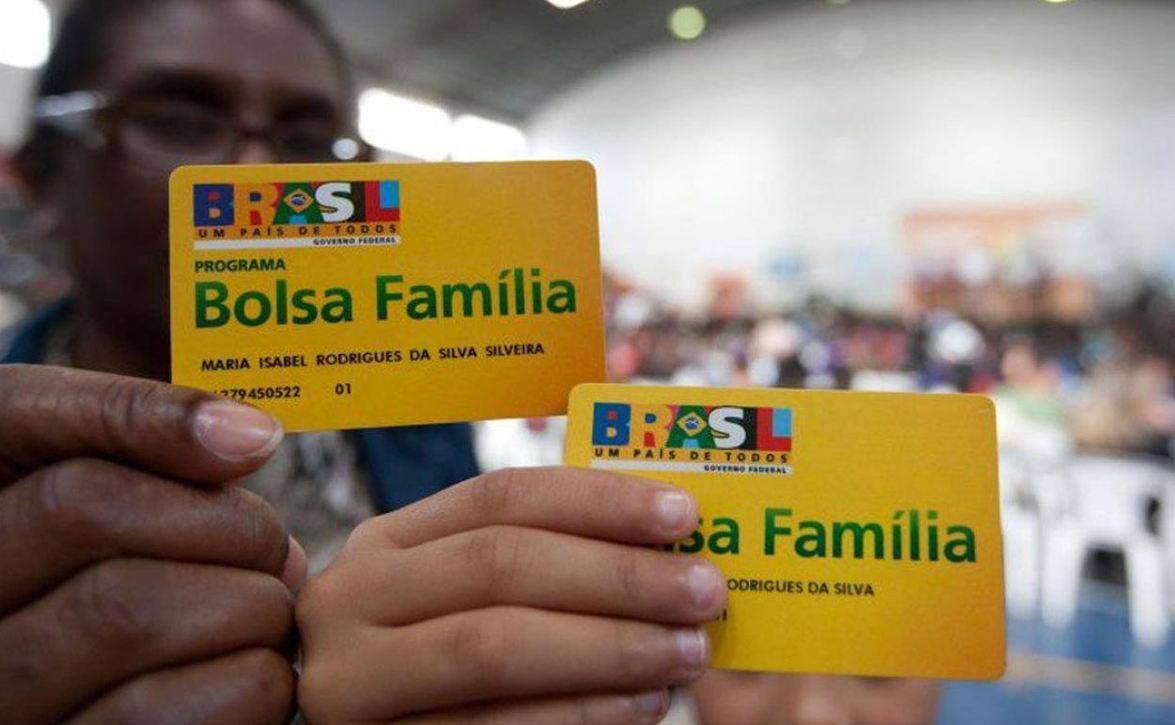 Uma proposta de extensão do Bolsa Família às pessoas em situação de extrema pobreza foi entregue ao presidente Jair Bolsonaro