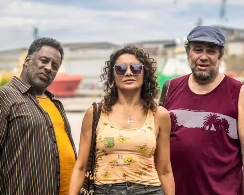 Pablo (Otávio Muller), Luisão (Ailton Graça) e Conceição (Dira Paes)