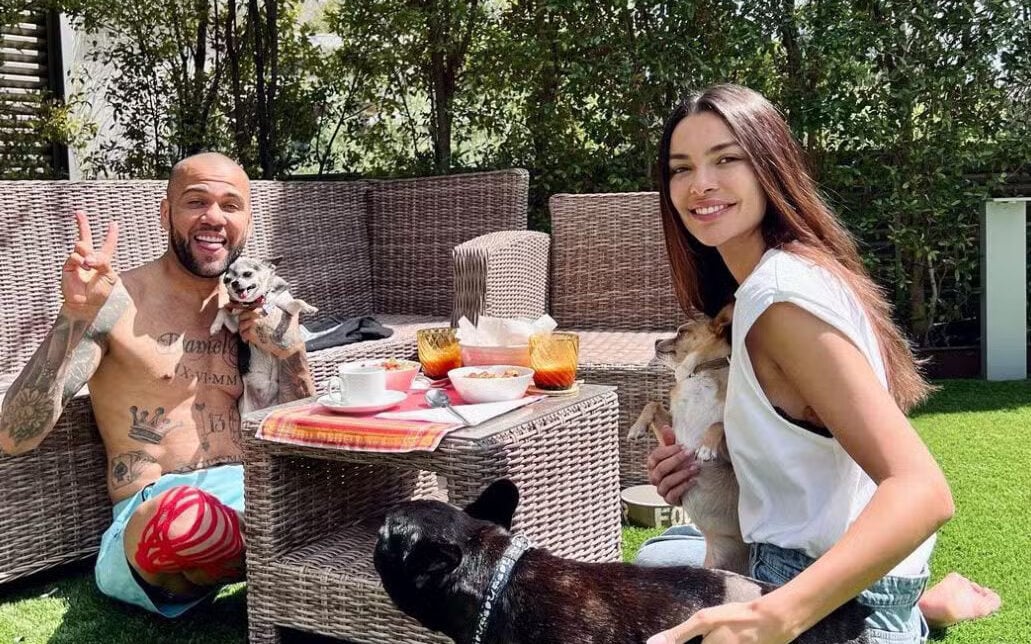 Daniel Alves viveu episódios conturbados em seu relacionamento com Joana Sanz após condenação na Espanha (Foto: Reprodução/Instagram)