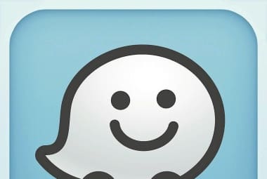 O Waze, popular aplicativo para orientar motoristas pelas ruas, entrou no clima de Copa com instruçõ