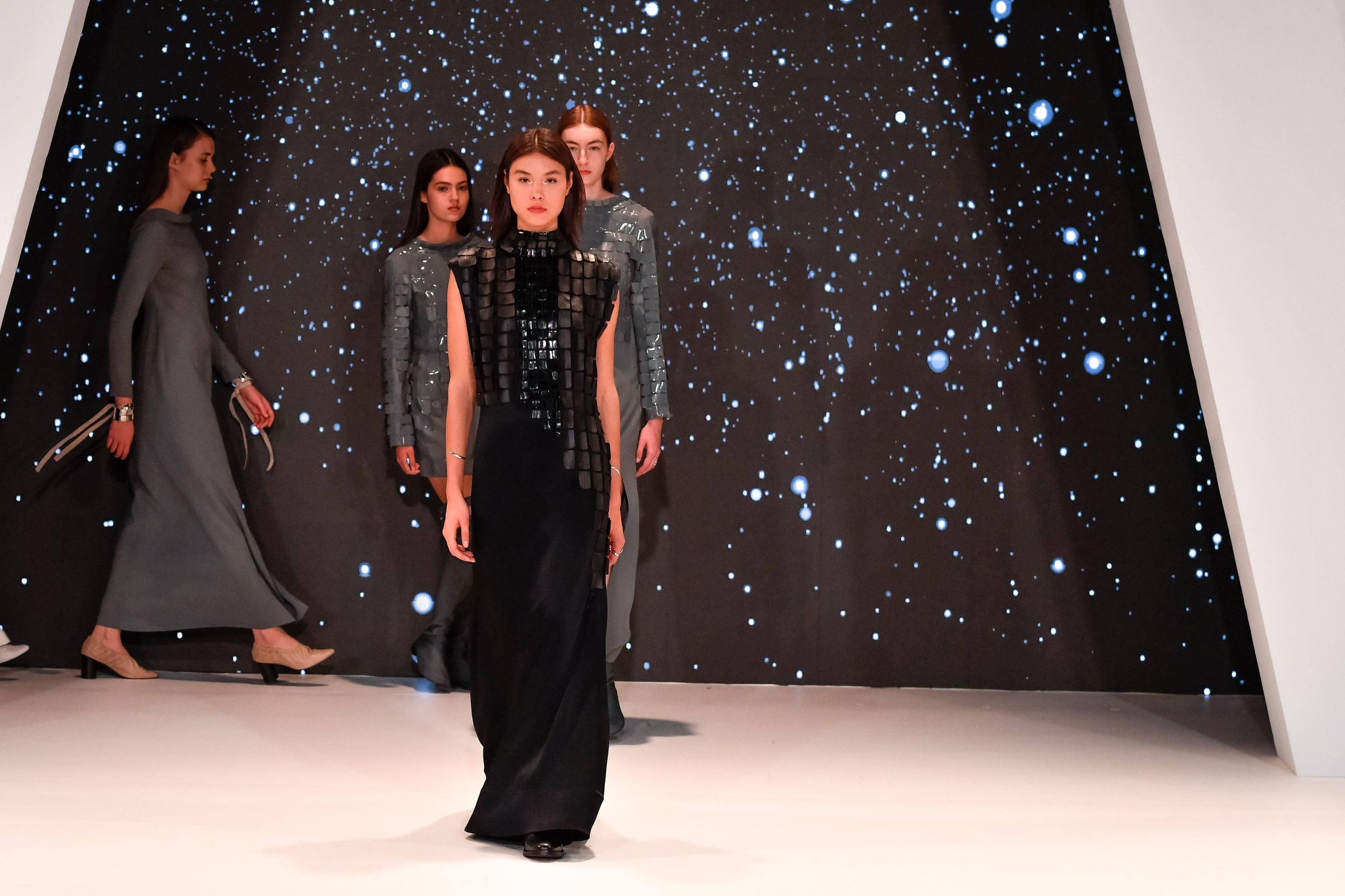 Desfile de Gloria Coelho se baseou em histórias Cacá, escritor mirim de Belo Horizonte