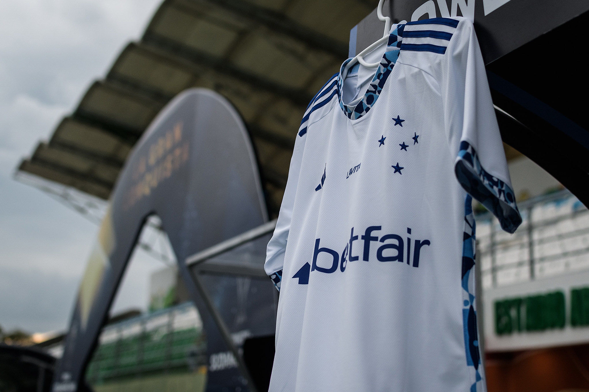 Cruzeiro terá mais um patrocinador estampado em sua camisa
