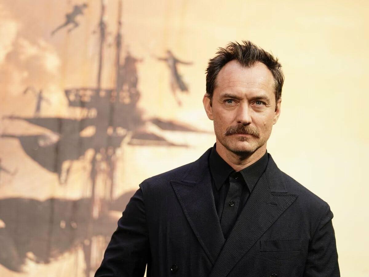 Jude Law fez questão de ficar fedido em filme de diretor brasileiro