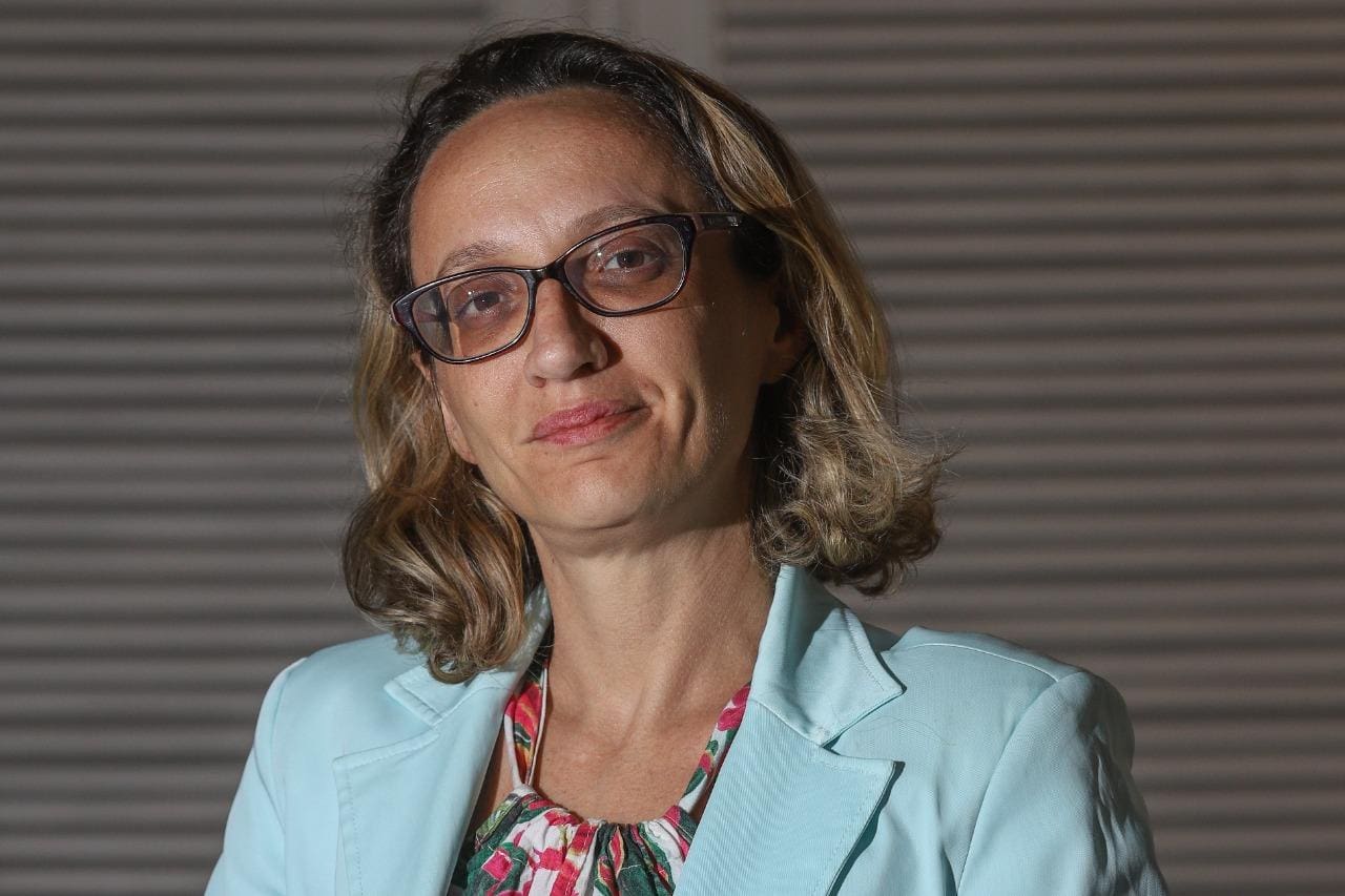 Verônica foi esfaqueada pelo ex