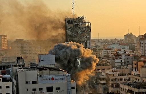 O Exército israelense fez bombardeios em larga escala na Faixa de Gaza