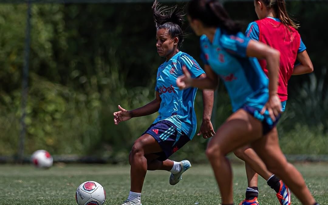 Ju Ferreira em ação no treino de pré-temporada do Flamengo (Foto: Paula Reis/Flamengo)