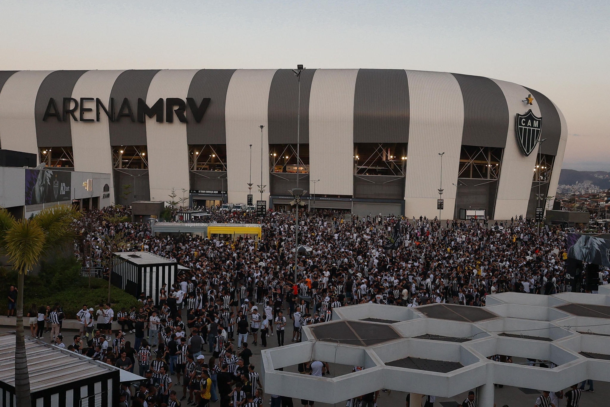 Treinador terá seu primeiro contato com a torcida do Atlético na Arena MRV