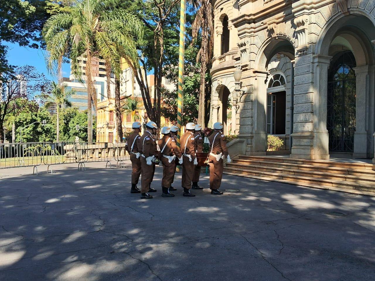 Velório de Alysson Paolinelli começa no Palácio da Liberdade