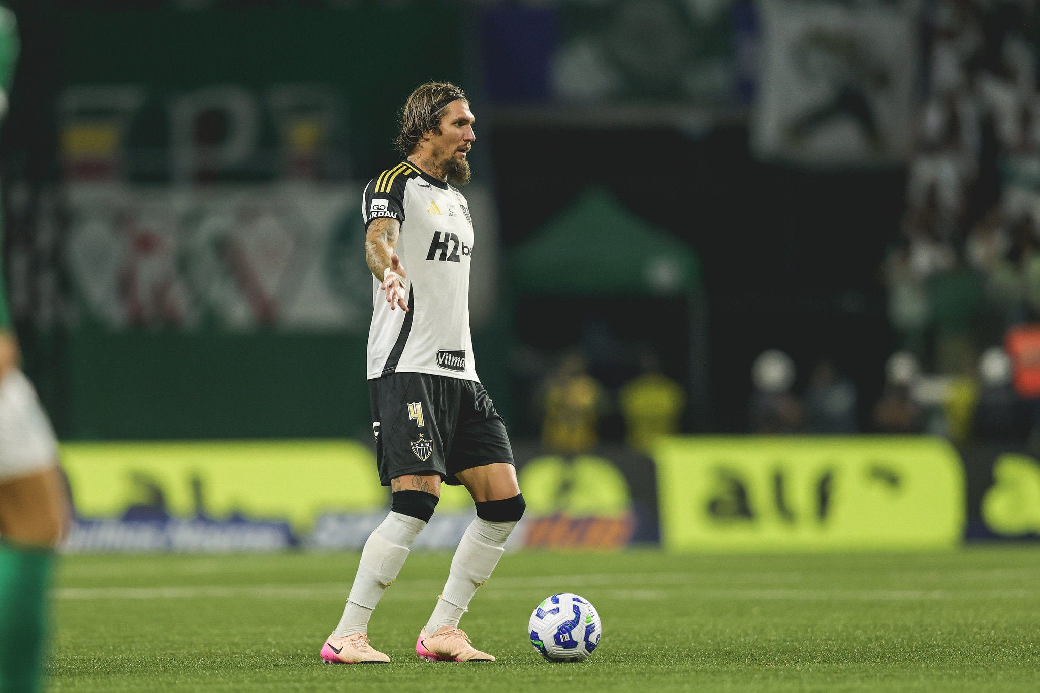 Zagueiro está fora do duelo contra o Flamengo
