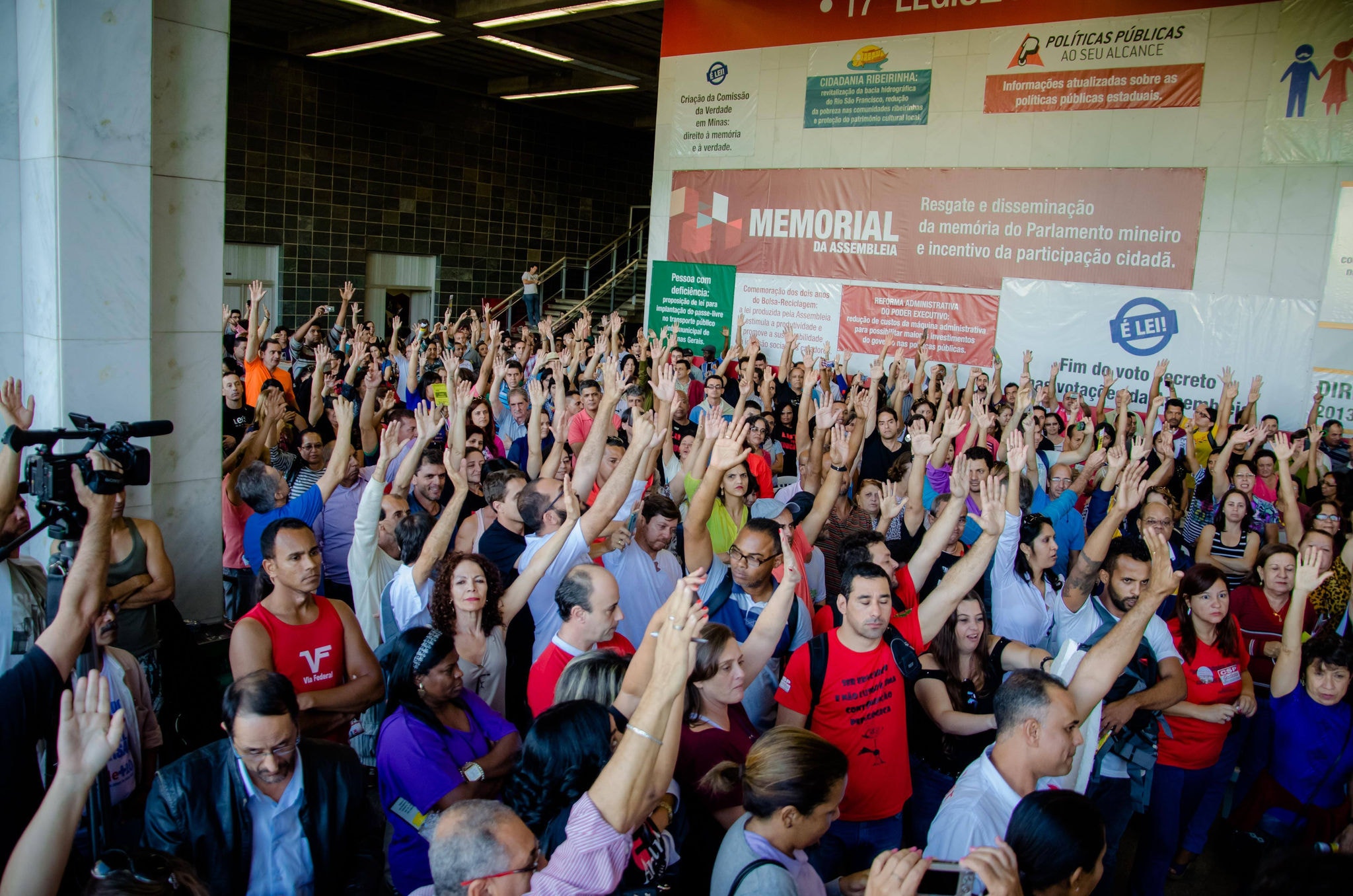 Servidores decidiram pela greve no último dia 15, durante assembleia geral