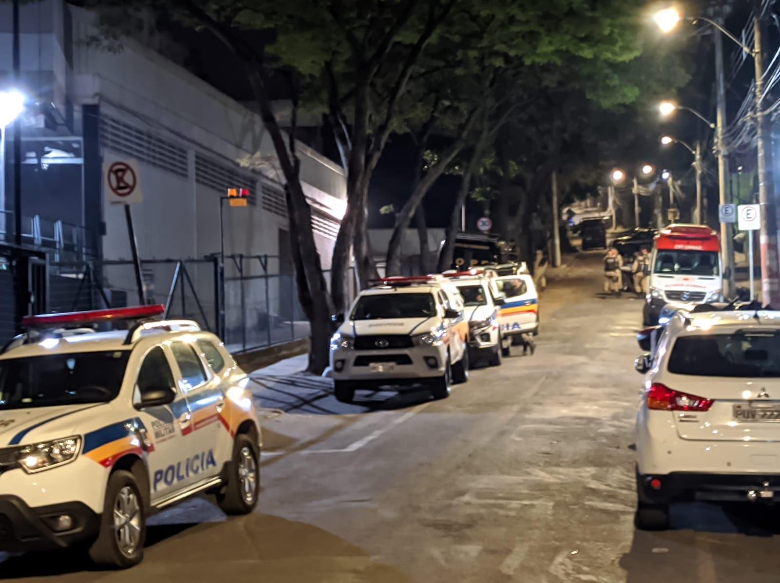 Movimentação policial no bairro Parque São Pedro