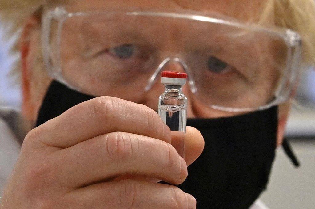 A vacina de Oxford está abaixo do poder de proteção que outros imunizantes em desenvolvimento