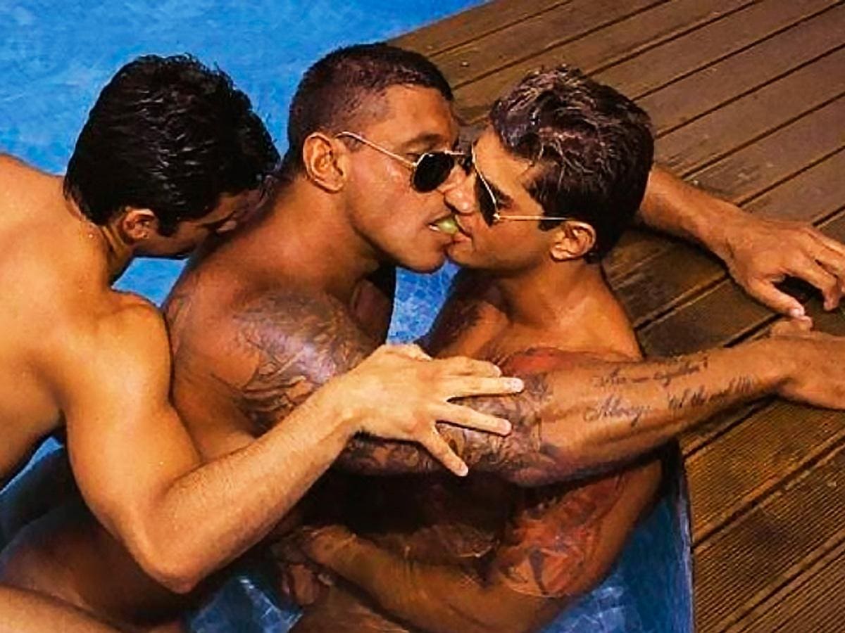 Alexandre Frota e modelos em ensaio sensual na boate The Week em 2006