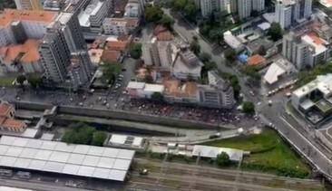 Bloco desfila no Floresta, em BH