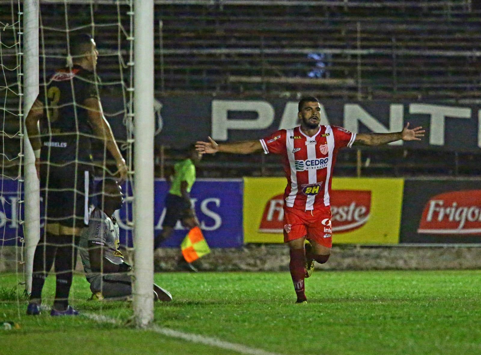 Thiago Mosquito abriu o caminho para a vitória do Villa contra o Democrata-GV
